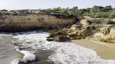 Algarve 'deki Praia Albandeira Sahili Porches Portugal. Yüksek kalite fotoğraf