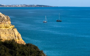 Coast cliff adası okyanus gemisi. Yüksek kalite fotoğraf