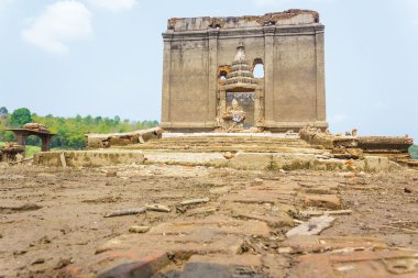 Antik Tapınağı, Sangklaburi Kanchanaburi, Kanchana eski Buda