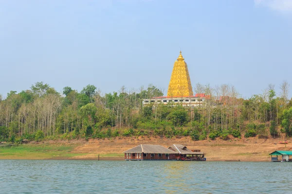 Gold Buddhagaya pagoda, santuario budista, Sangklaburi, Tailandia — Foto de Stock