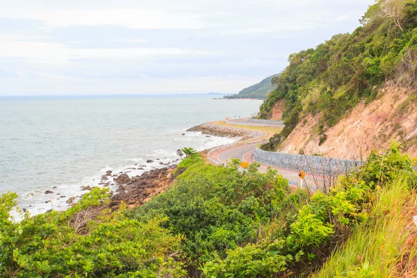 Coastal road sea at Khung Viman bay, Chanthaburi, Thailand — Stock Photo, Image