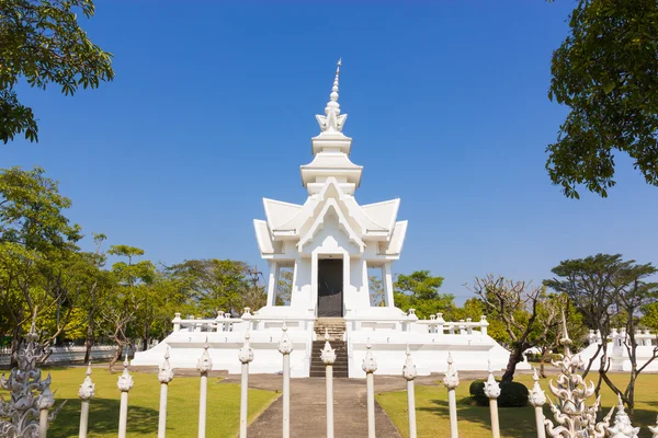 Wat Ронг khun, знаменитий храм Таїланду після землетрусу — стокове фото