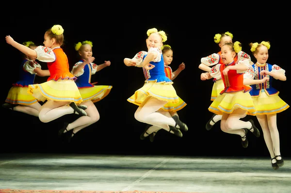 Bravo, concurso bielorruso de niños en coreografía —  Fotos de Stock