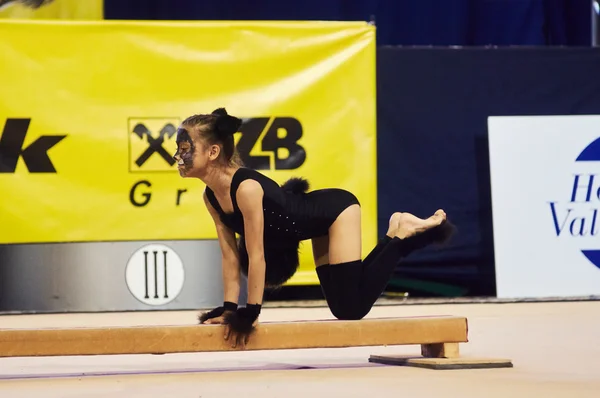 Kinder messen sich bei internationalen Wettkämpfen beim Maygli-Cup des Turngaus" — Stockfoto