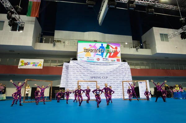 Minsk - 02 mei: Unidentified kinderen concurreren in de Springcup internationale dans concurrentie, op 02 mei 2015, in Minsk, Wit-Rusland. — Stockfoto