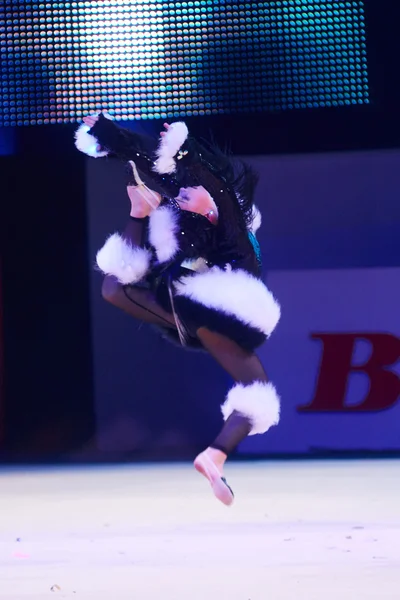 MINSK, BELARUS DECEMBER 05: Guscha Ilariya from 'trade union sports School' participate with 'Magpie'  in 'Baby Cup - BSB Bank' children's competitions in gymnastics , 05 December 2015 in Minsk, Belar — Stock Photo, Image