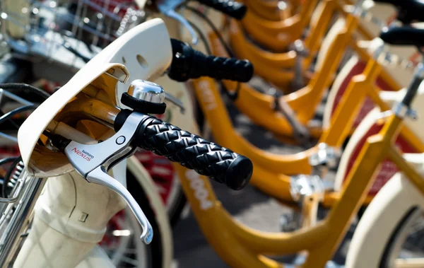 Aluguer de bicicletas em Milão — Fotografia de Stock
