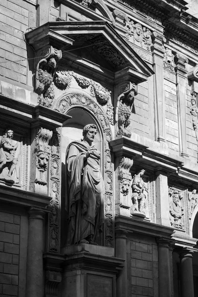Saint Ambrose staty — Stockfoto