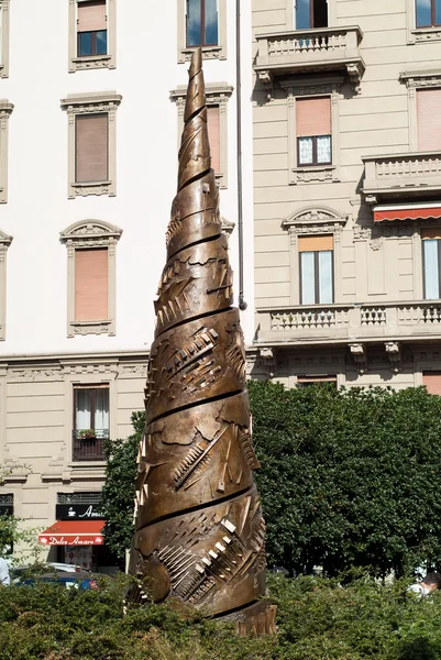 Bronze Monument in Milan — Stock Photo, Image
