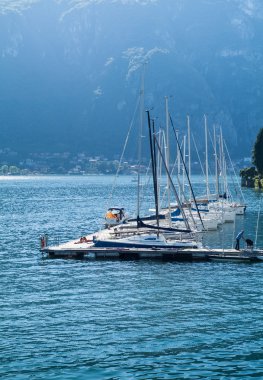 Como Gölü'nün iskelede