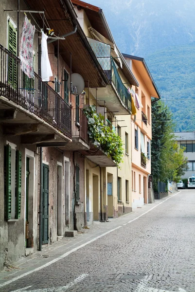 Calle Vieja en Colico — Foto de Stock