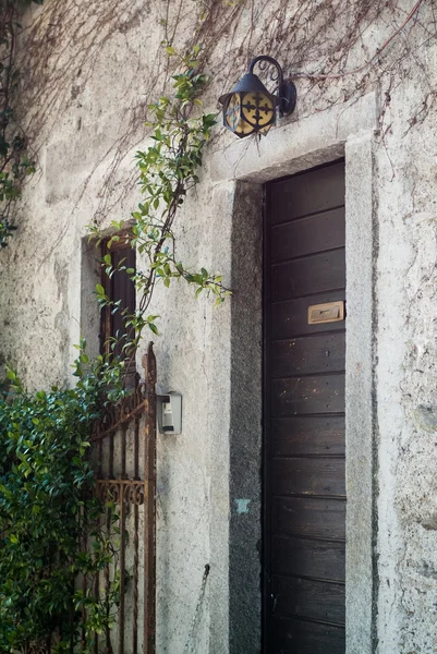 灰色のイタリア ファサード — ストック写真