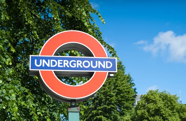 Лондон підземних знак — стокове фото