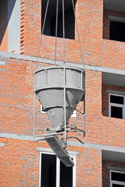 Çimento karıştırma kabı kaldırma vinç