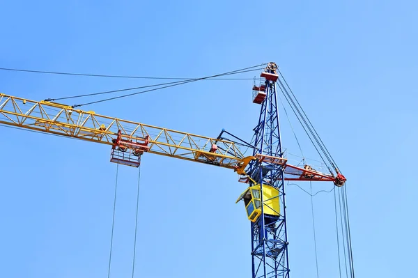 Grúa torre de construcción — Foto de Stock