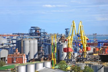 Kargo vinç ve tahıl kurutucular