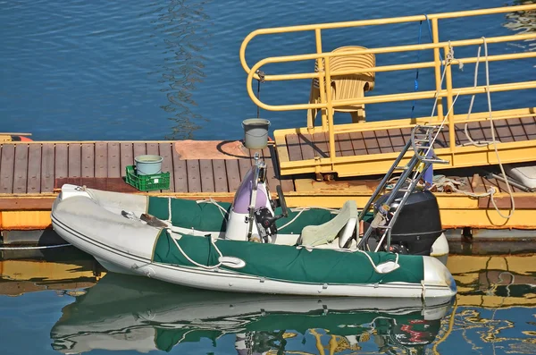 Rubber motor boat — Stock Photo, Image