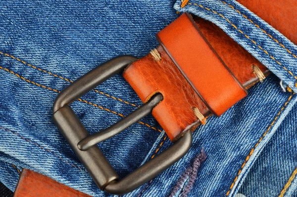 Modré džíny s kožený opasek — Stock fotografie