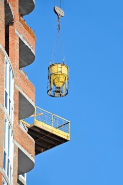 Çimento karıştırma kabı kaldırma vinç