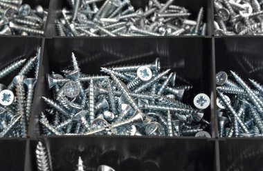 plastik düzenleyici kutusunda canı cehenneme