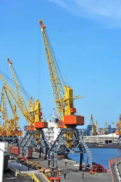 Port cargo crane and ship — Stock Photo, Image