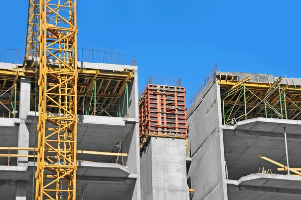 Crane and highrise construction site — Stock Photo, Image