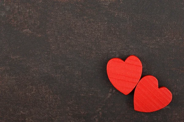 Corazón sobre fondo de cuero Fotos de stock libres de derechos