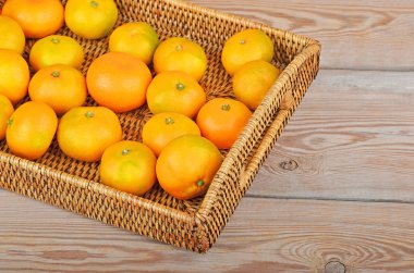 Mandarin wickered tepsi