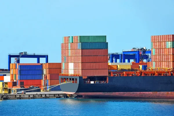 Cargo crane and ship — Stock Photo, Image