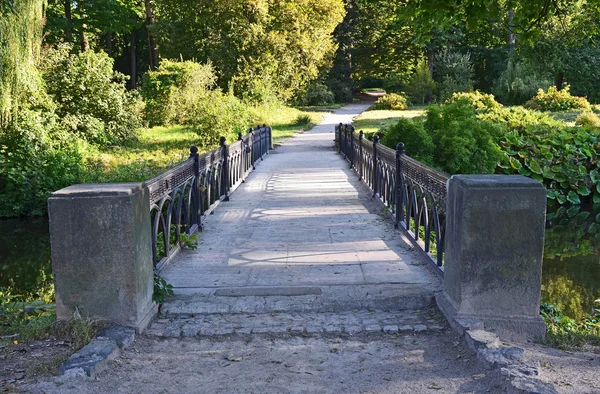 Stone park bridge — Stock Photo, Image
