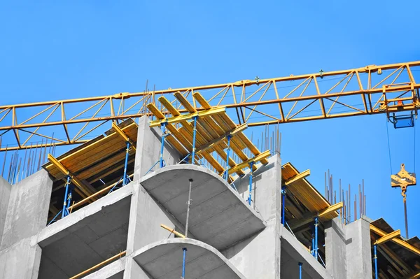 Журавель та highrise будівельний майданчик — стокове фото