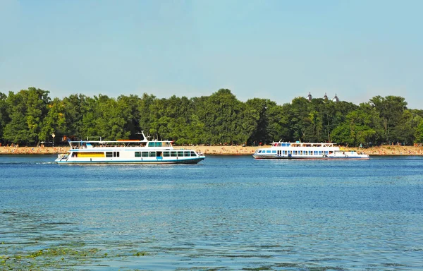 Touristenboot Auf Dem Dnjepr Kiew Ukraine — Stockfoto