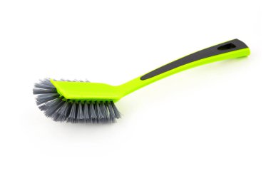 Temizlik için plastik fırça, beyaz arkaplanda izole