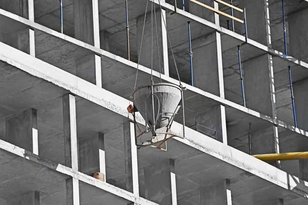 Kraanvogel Heffen Betonmixer Container Bouwplaats — Stockfoto