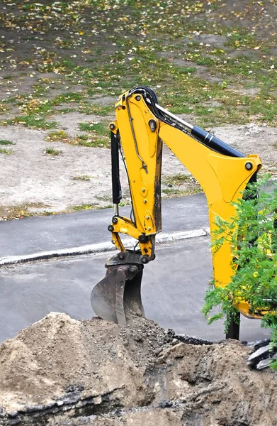 Bulldozer Giallo Contemporaneo Sul Cantiere Stradale — Foto Stock