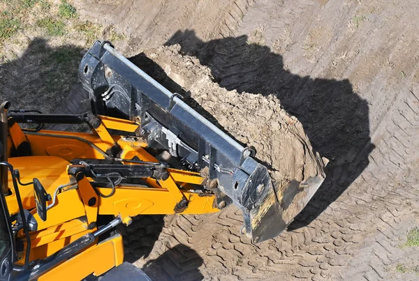 Zeitgenössischer Gelber Bulldozer Auf Straßenbaustelle — Stockfoto