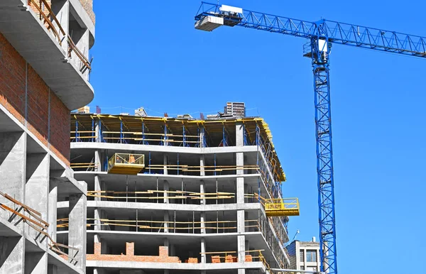 Grue Bâtiment Construction Contre Ciel Bleu — Photo