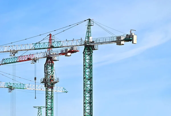 Grúa Torre Construcción Alta Contra Cielo Azul — Foto de Stock