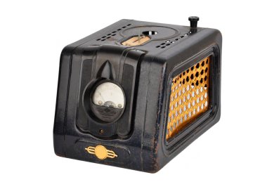 Beyaz arkaplanda izole edilmiş eski Sovyet voltmetresi