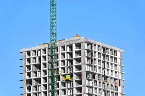 Guindaste Construção Construção Contra Céu Azul — Fotografia de Stock