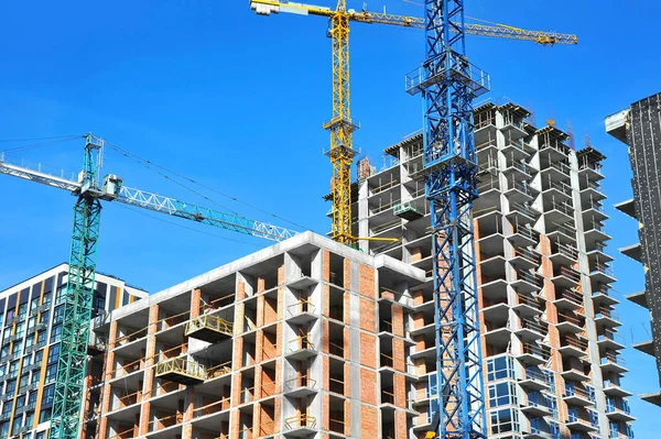 Grúa Construcción Construcción Contra Cielo Azul —  Fotos de Stock