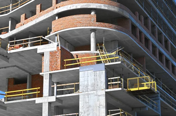 Kraanvogel Gebouw Aanbouw Tegen Blauwe Lucht — Stockfoto