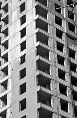 İnşaat inşaatı beton ve tuğladan yapılıyor.