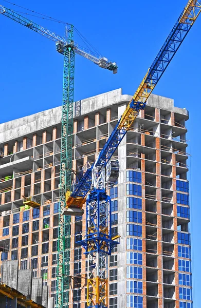 Grue Bâtiment Construction Contre Ciel Bleu — Photo