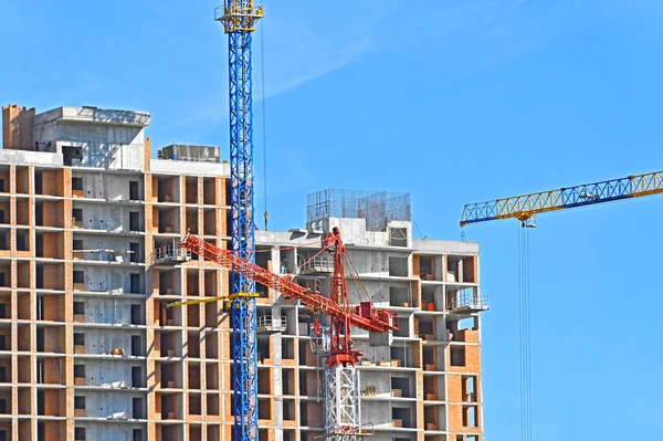 Grue Bâtiment Construction Contre Ciel Bleu — Photo