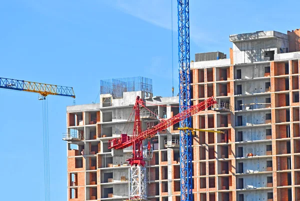 Grue Bâtiment Construction Contre Ciel Bleu — Photo