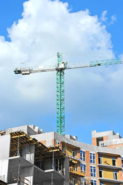 Kran und Baustelle — Stockfoto