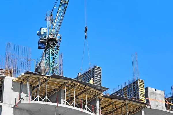 Kran und Baustelle — Stockfoto