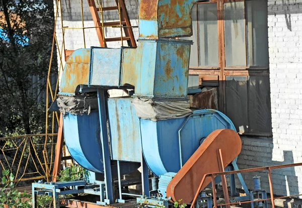 Antiguo sistema de ventilación de fábrica —  Fotos de Stock