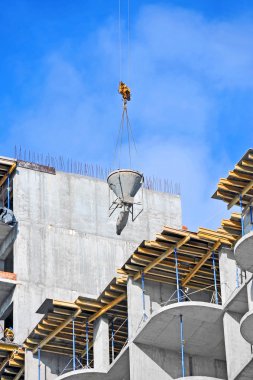 Çimento karıştırma kabı kaldırma vinç